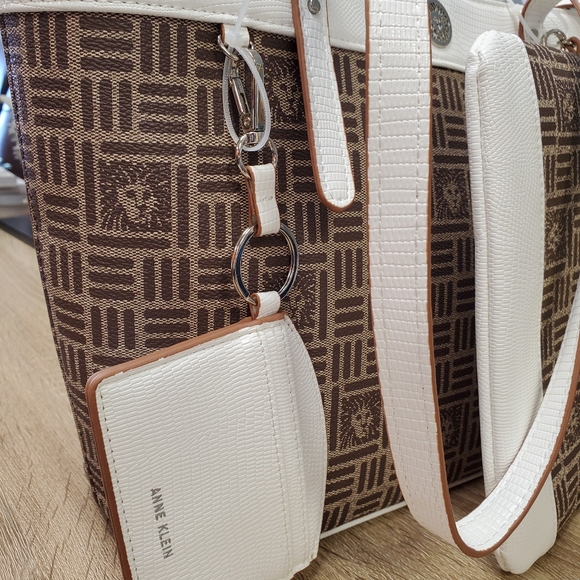 Anne Klein Tote Bag - Picture 5 of 7